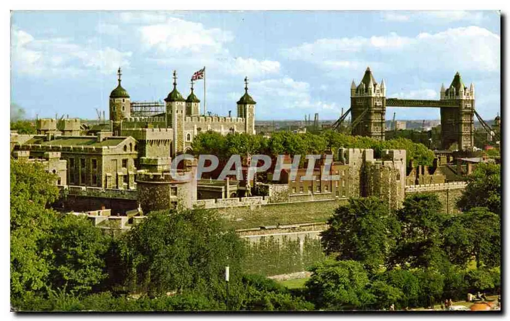 A Torre de Londres e o Tower Bridge — editor The Photographic Greeting Card Co. Ltd. n°1302 - Frente