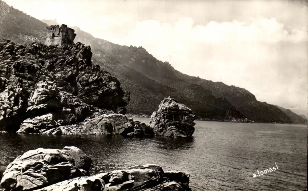 Castelo sobre rochedos — Porto — edição A. Tomasi - Frente