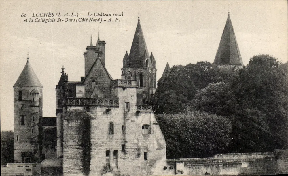 Loches (Loir-et-Cher) — Schloss und Kollegiatekirche Saint-Ours (Nordseite) — A.P. - Vorderseite