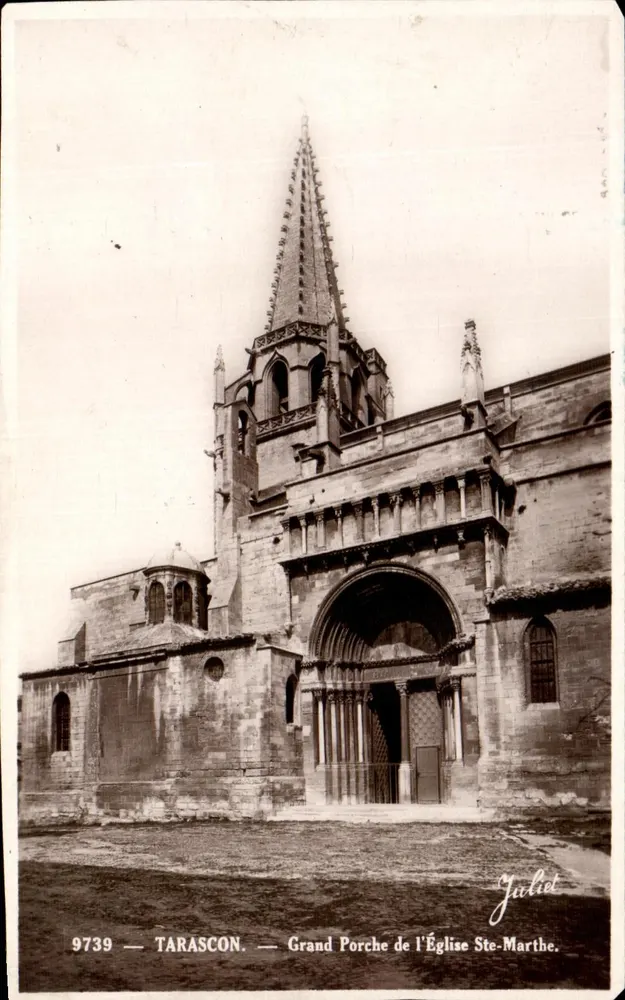 Tarascon — Großer Portal der Kirche Ste-Marthe — Juliet - Vorderseite