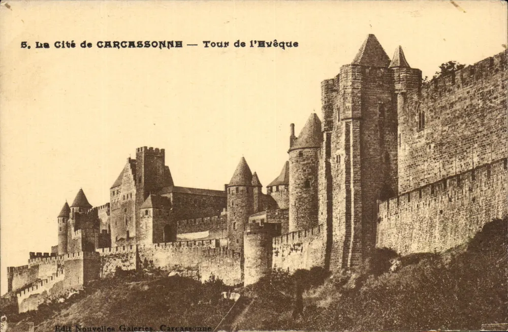 Cidade de Carcassonne — Torre do Bispo — Edit Nouvelles Galeries, Carcassonne - Frente
