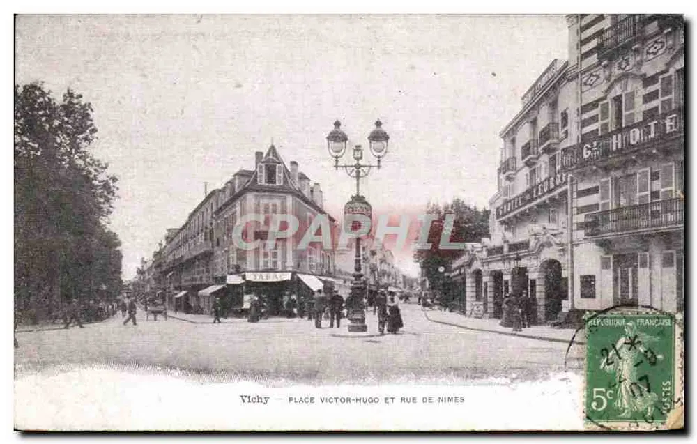 Vichy — Place Victor-Hugo und Rue de Nîmes - Vorderseite