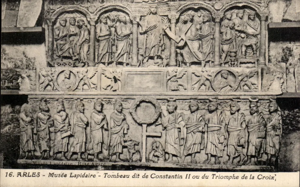 Arles - Lapidaire-Museum - Grab genannt das des Konstantin II oder des Sieges des Kreuzes - Vorderseite
