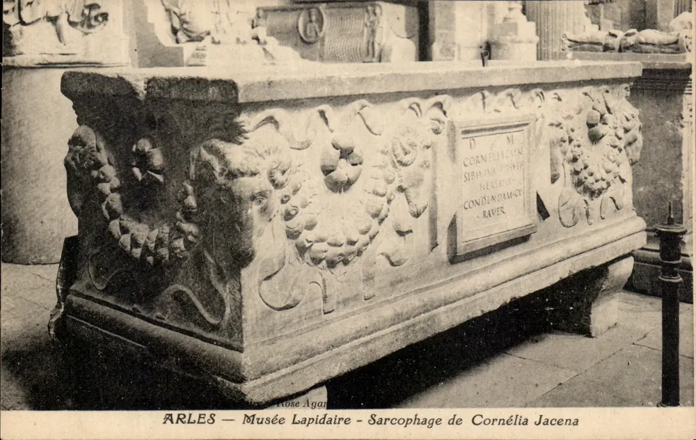 Arles — Museu Lapidário — Sarcófago de Cornélia Jacena - Frente