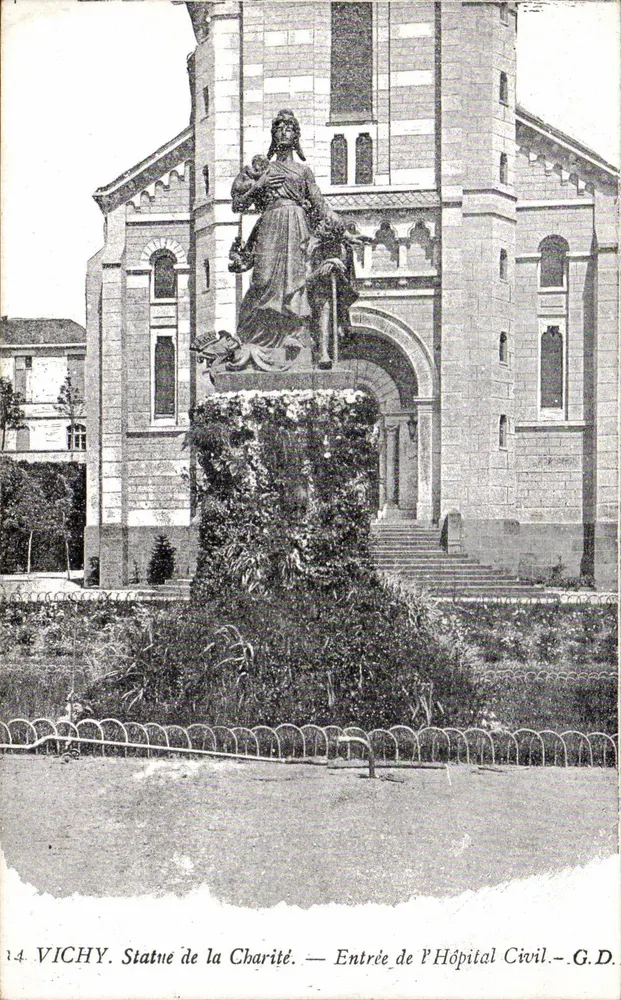 Vichy. Statue der Barmherzigkeit — Eingang zum Zivilhospital — G.D. - Vorderseite