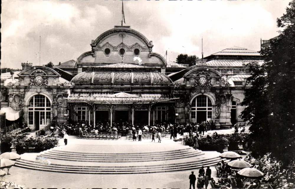Vichy - Het Grand Casino — Fotografische uitgaven met de pers, n°3 - Voorkant
