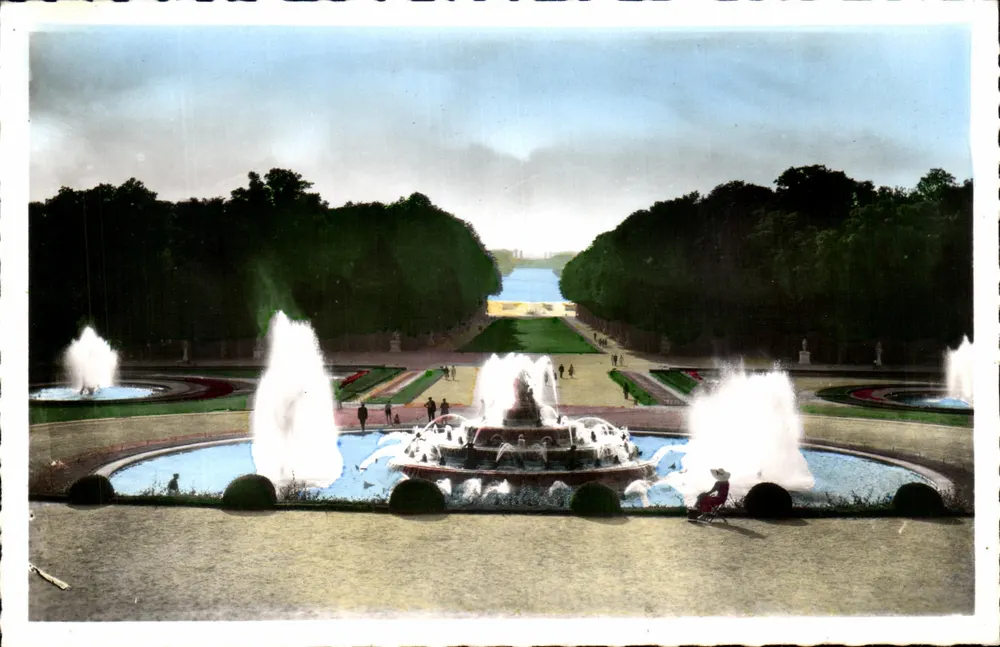 Versailles — Der Bassin de Latone. « Grandes Eaux » und der Grün Teppich. — Éditions du Globe, Paris - Vorderseite