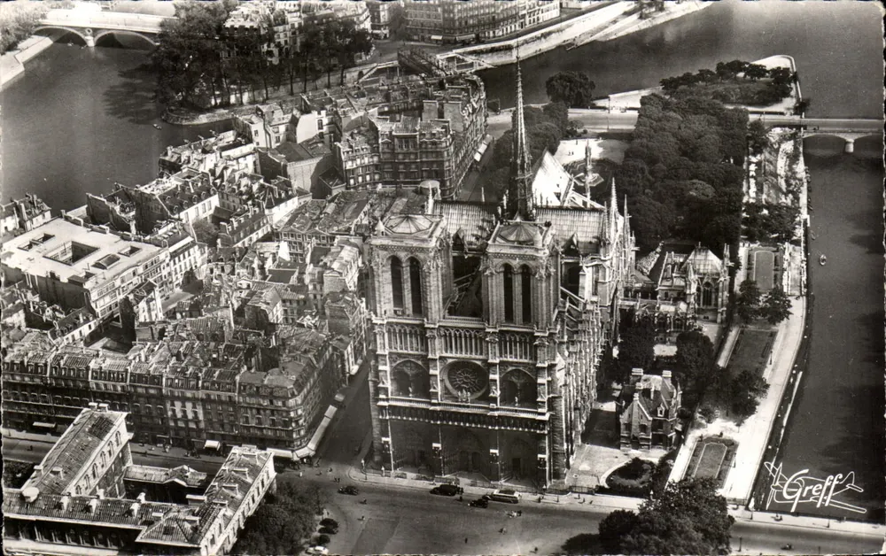 Notre-Dame de Paris — Luftbild — Verlag SERP, Paris - Vorderseite