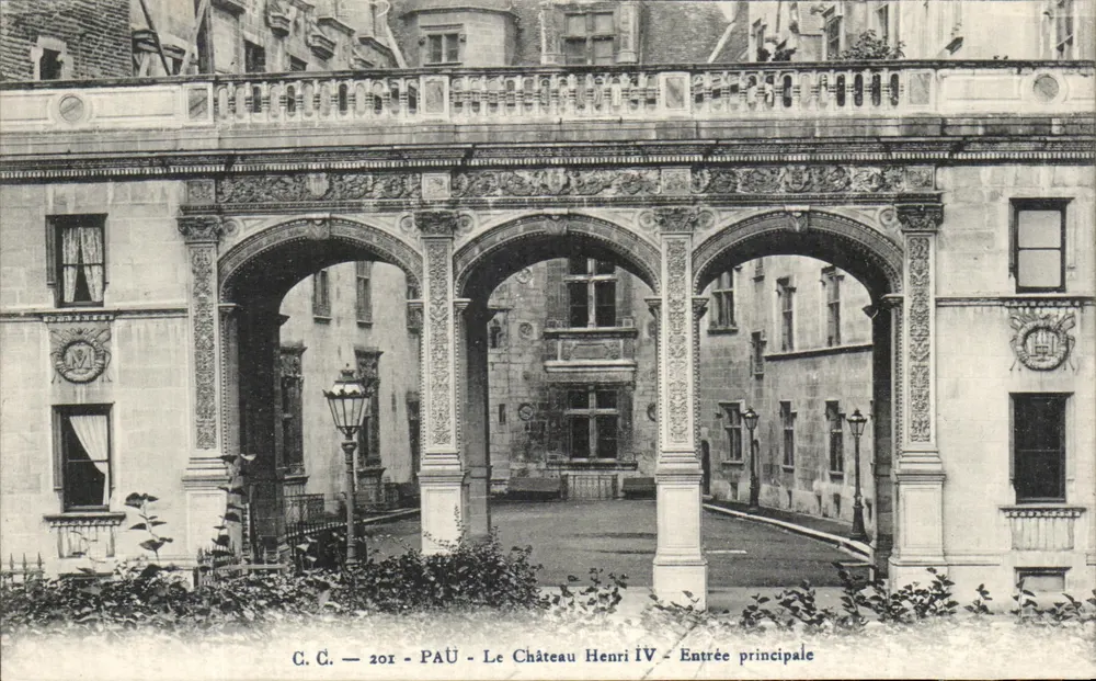 Pau — Schloss Henri IV — Haupteingang — C. C. — n° 201 - Vorderseite