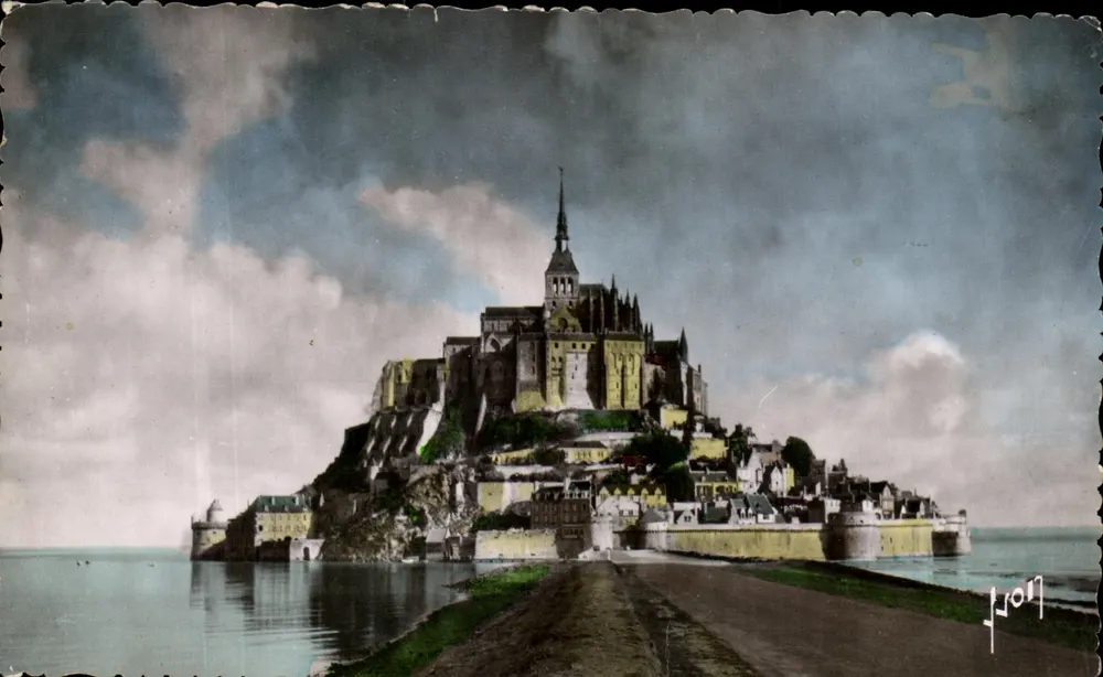 O Monte Santo Michel — A chegada — Les Éditions d'Art, Paris - Frente