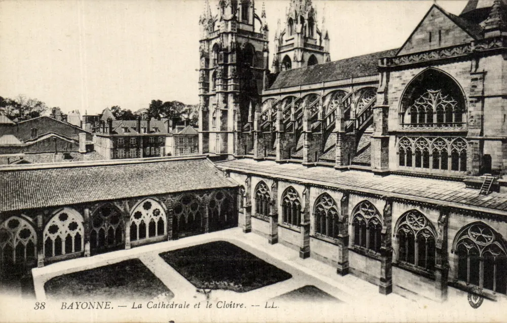 Bayonne — A Catedral e o Claustro — L.L. n°38 - Frente
