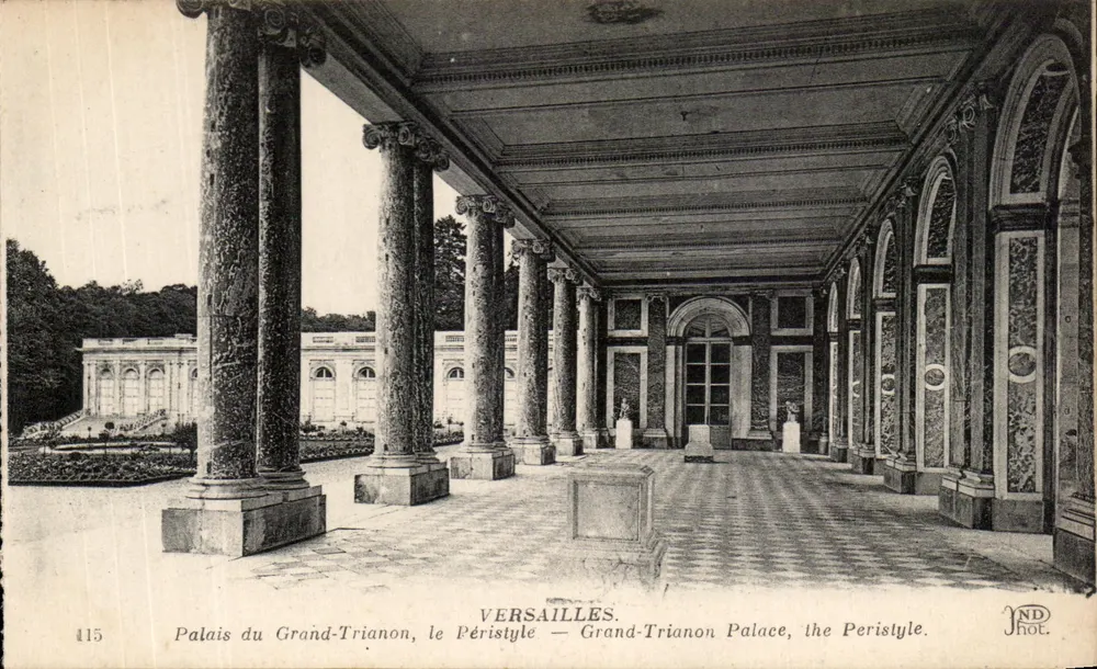 Palast des Grand Trianon, das Peristyl — Versailles - Vorderseite