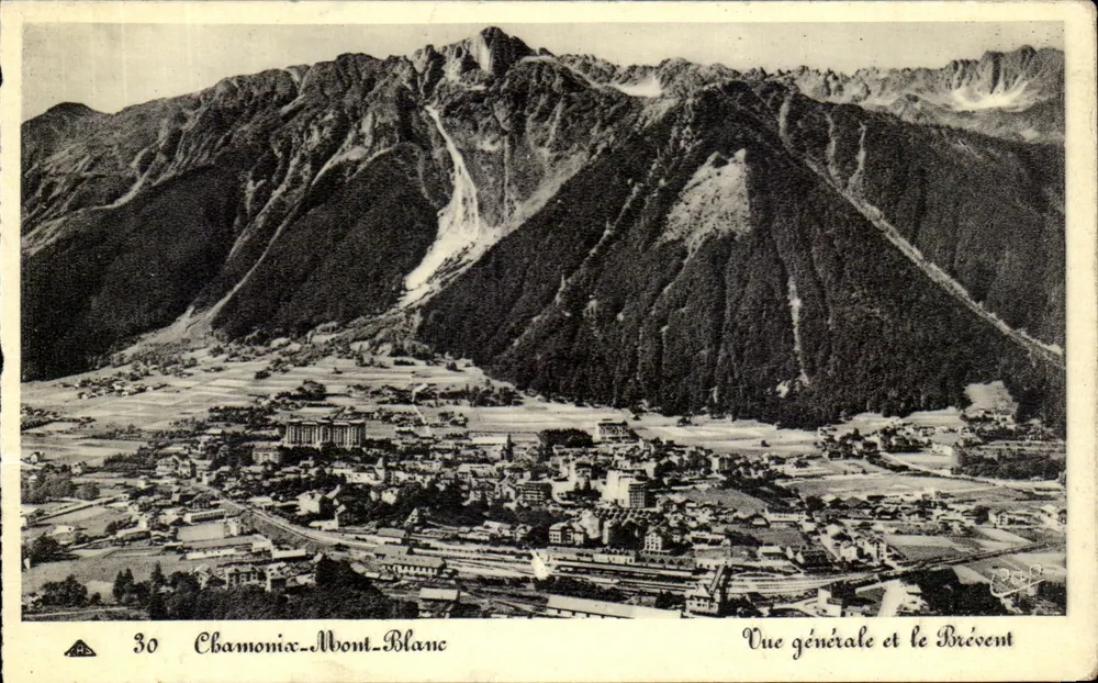 Chamonix-Mont-Blanc — Vista geral e o Brévent - Frente