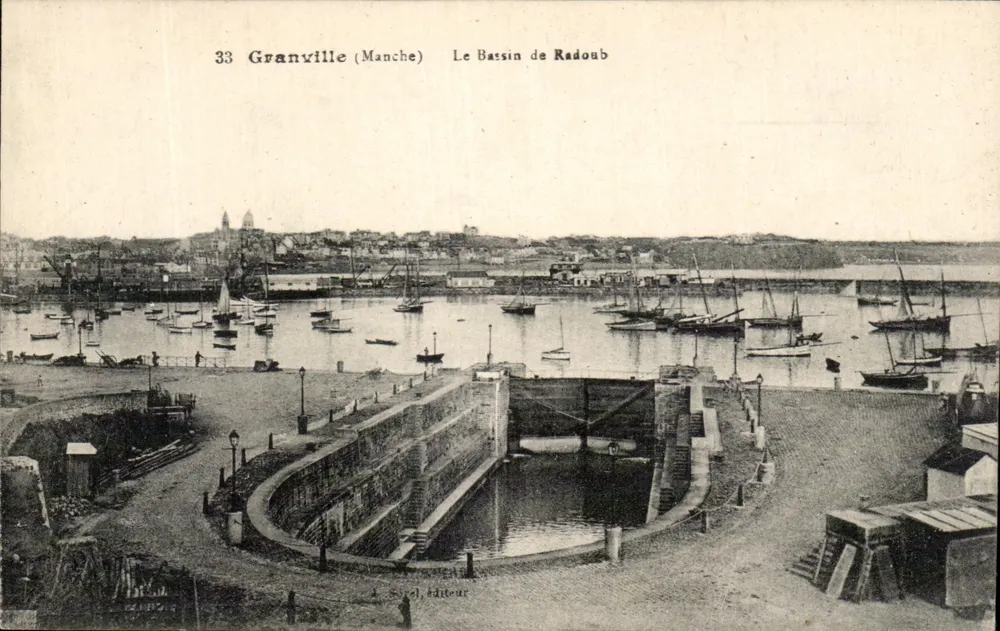 Granville (Manche) — Ansicht des Radoub-Beckens — Verlag Sirel, Nr. 33 - Vorderseite