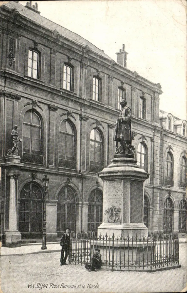 Dijon, Praça Rameau e o Museu — editor AQUA-PROTO, n° 426 - Frente