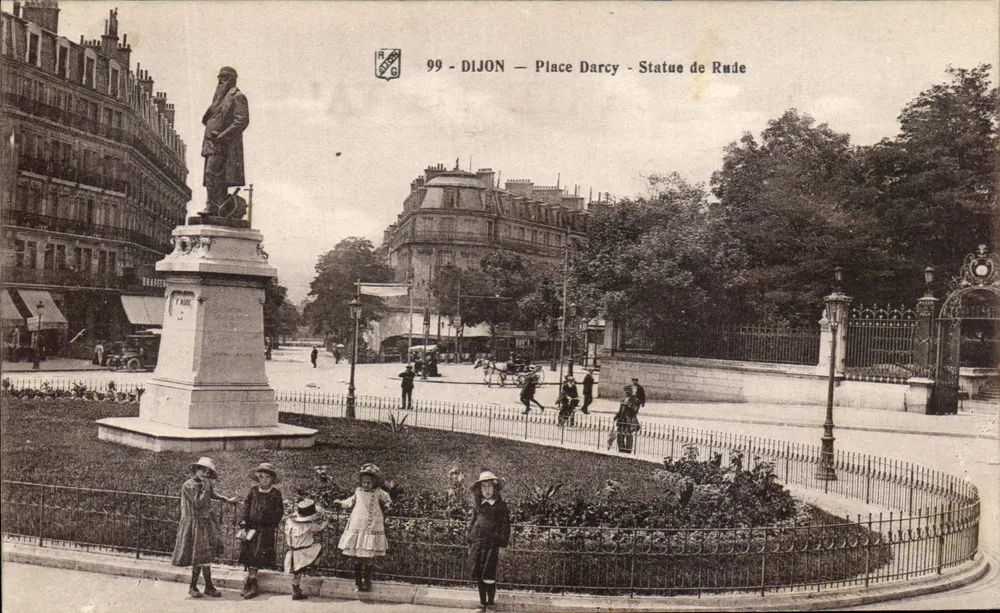 Dijon - Place Darcy - Statue von Rude - Vorderseite