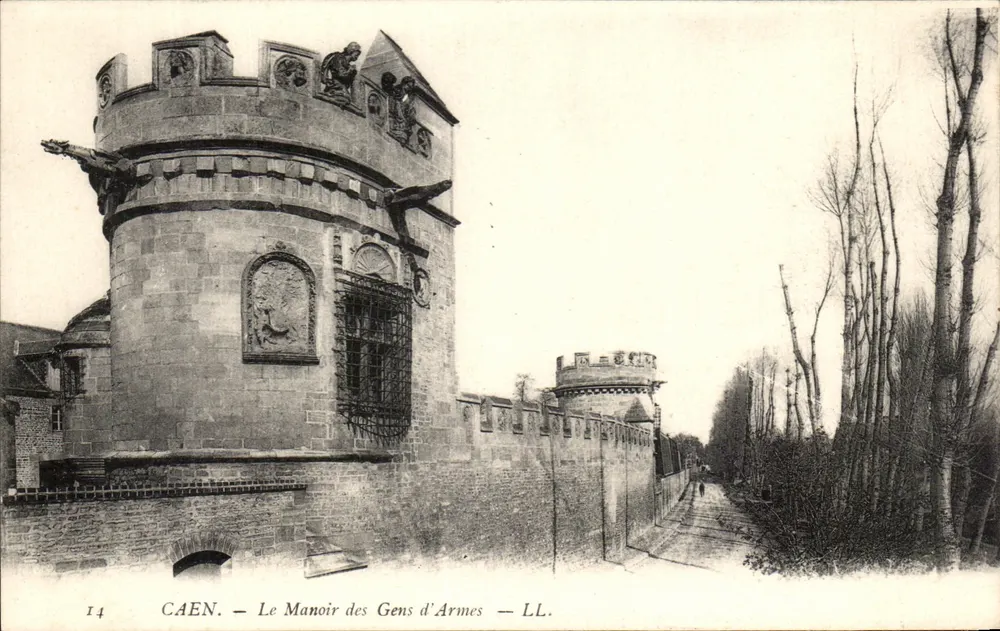 Caen — O Manoir dos Gens d'Armes — LL. - Frente