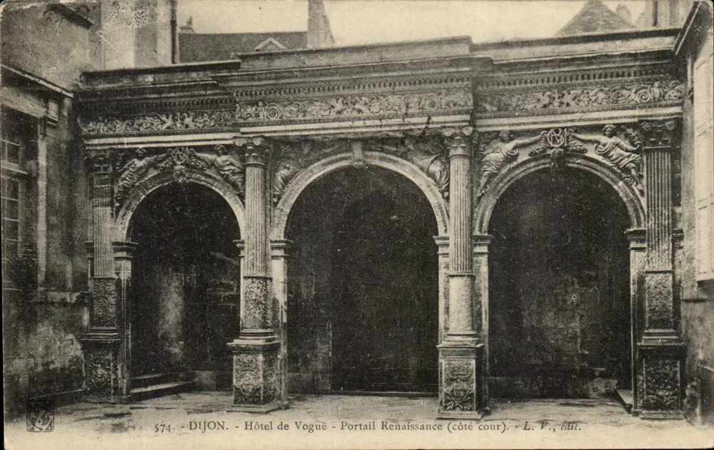 Dijon - Hotel de Vogué - Renaissance-Portal (Seitenhof) — L. V., Verleger - Vorderseite