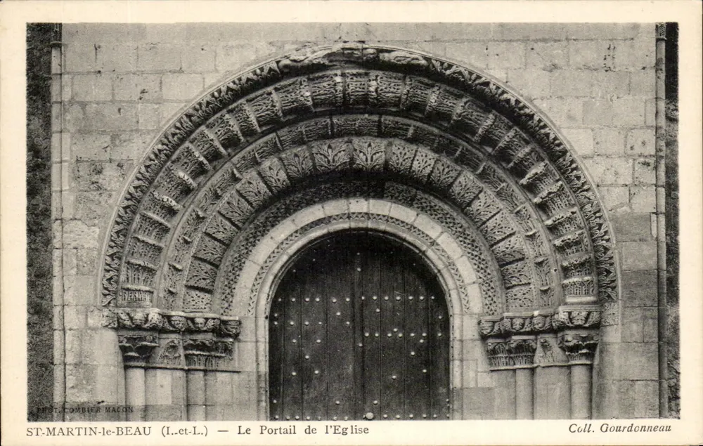 ST-MARTIN-le-BEAU (I.-et-L.) — Der Portal der Kirche — Fot. Combier Macon - Vorderseite