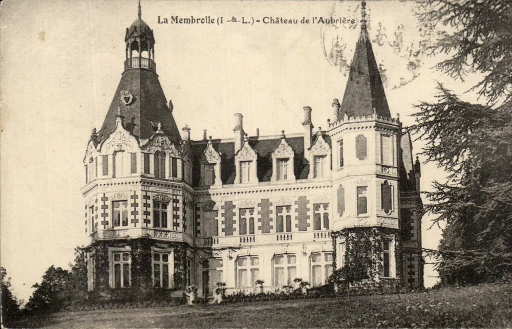 La Membrolle (I.-&-L.) - Castelo de l'Aubrière - Frente