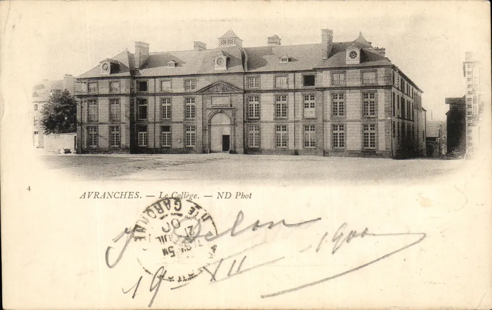 Avranches — O Colégio — ND Fot - Frente