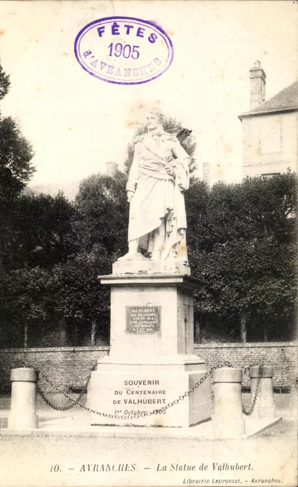 Estatua de Valhubert — Centenario 1905 — Librería Leprovost, Avranches - Anverso