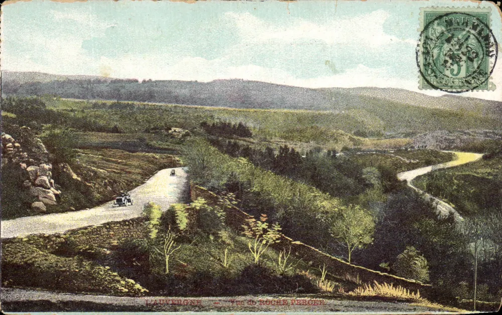 L'Auvergne — Vue du Rocher Percé — Éditeur : JOURNAL - Frente