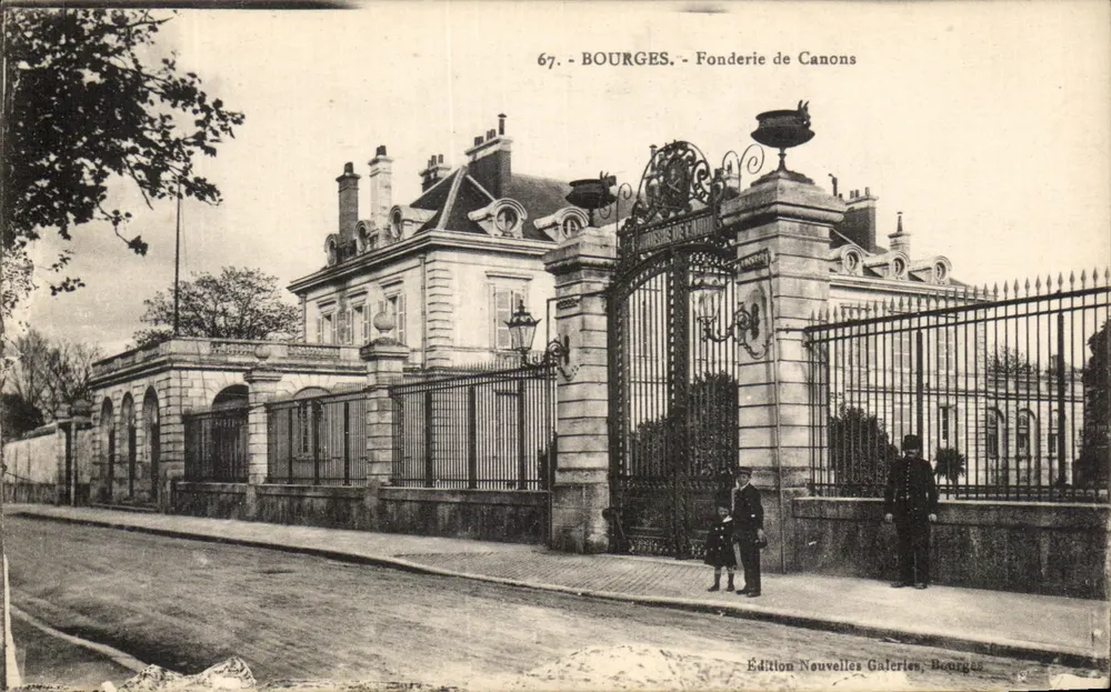 Bourges - Fábrica de Canhões — Edição Nouvelles Galeries, Bourges - Frente