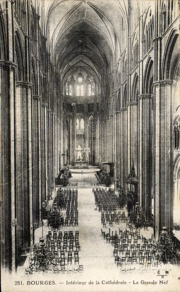 Bourges — Innenansicht der Kathedrale - Die Große Nave — E. M. n°281 - Vorderseite