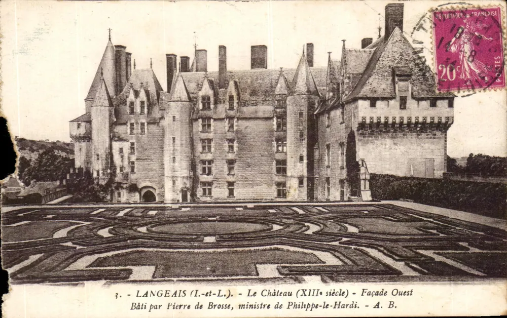 Langeais (Loir-et-Cher) — Le Château (XIIIe siècle) — Façade Ouest — A. Boucher, Tours - Frente