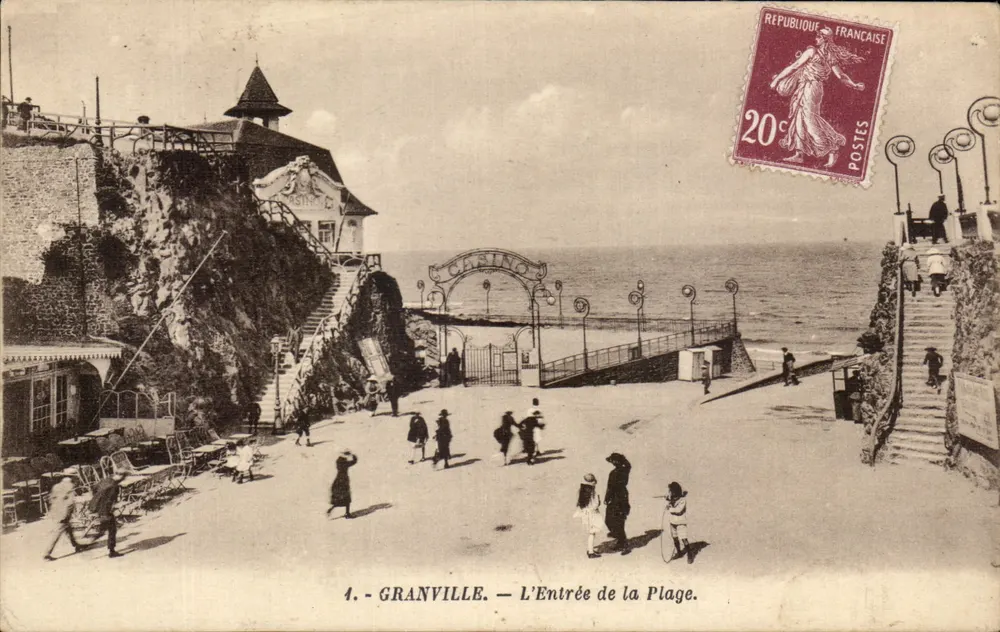 Granville — A Entrada da Praia — Edição E. Leconte, Granville - Frente