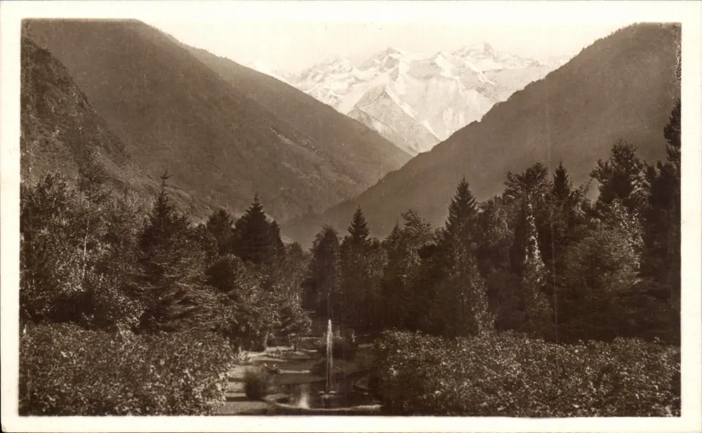 Luchon — Ansicht des Casino-Parks und des Hafens von Vénasque — Correspondence - Vorderseite