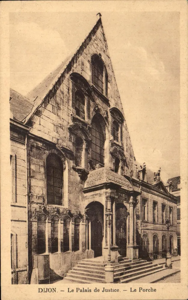 Dijon — Das Justizpalast — Der Eingang - Vorderseite
