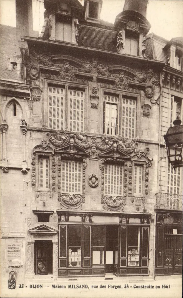 Dijon — Casa MILSAND, rua das Forjas, 38 — Construída em 1561 - Frente