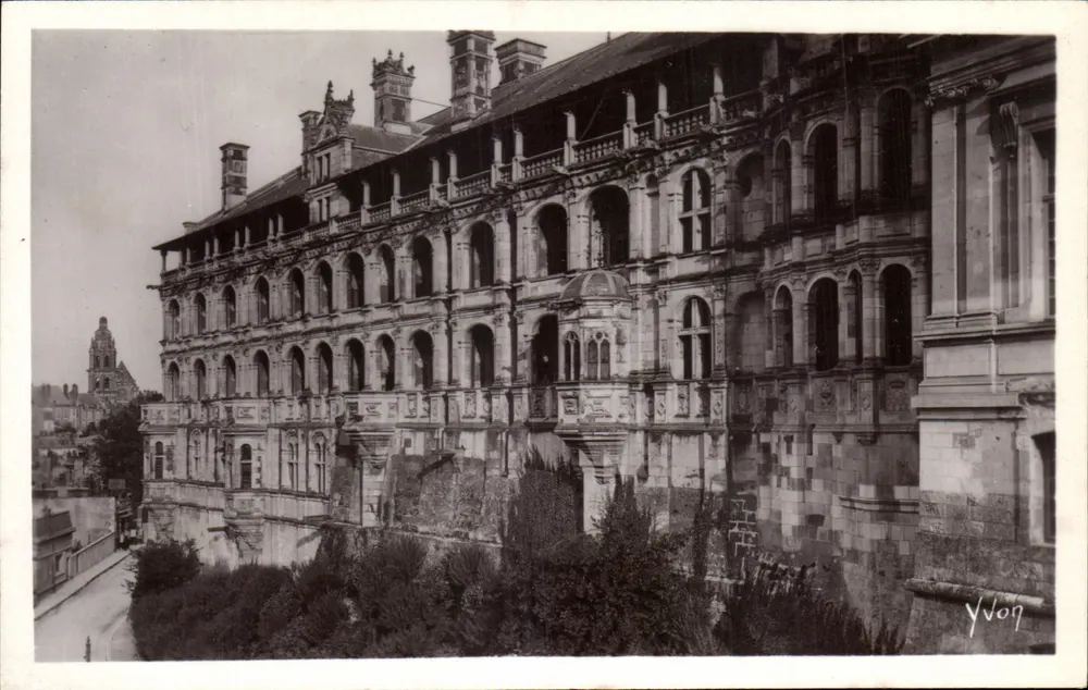 Schloss Blois — Fassade von François I. — Édition d'Art YVON, Paris - Vorderseite