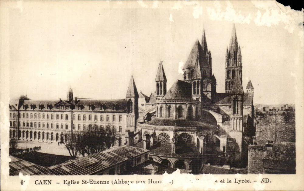 Caen — Église Saint-Étienne (Abbaye aux Hommes) — vue avec le Lycée — ND. - Vorderseite