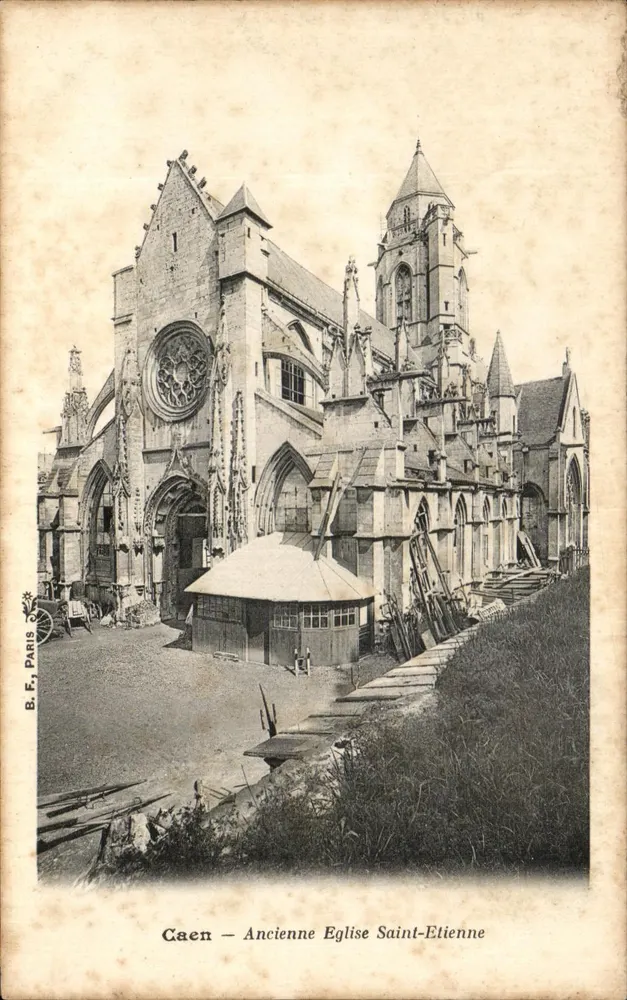 Caen — Antiga Igreja de São Etienne — B. F., Paris - Frente