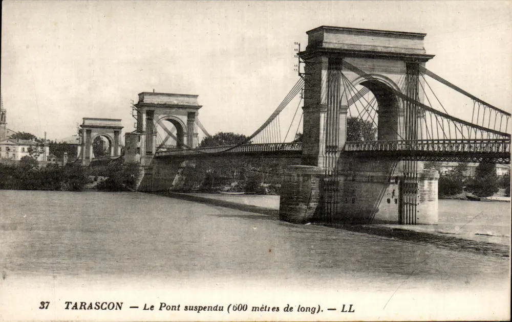 Tarascon — O Ponte Suspensa (600 metros de comprimento) — LL - Frente