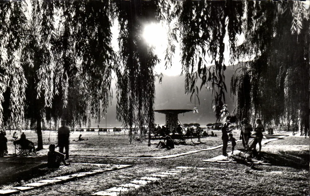Strand von Aix-les-Bains — Strandlandschaft unter Weiden — G. ROSSAT-MIGNOD, n° 1568 - Vorderseite