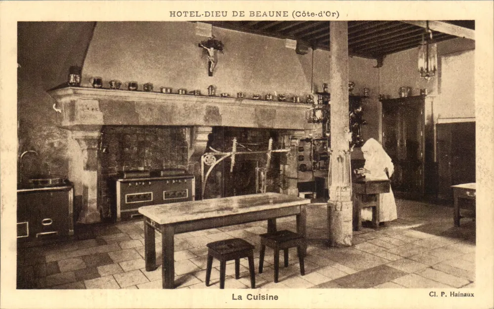 Hospital de Beaune (Côte-d'Or) — La Cocina — Cl. P. Hainaux - Anverso