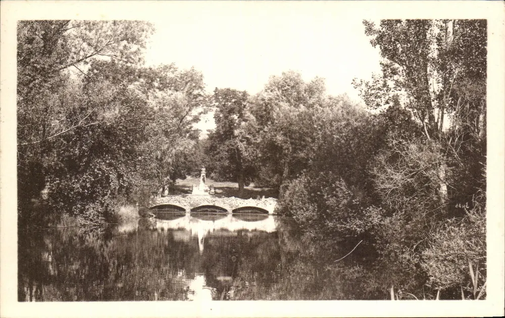 Parque da Bouzaise — Ponte sobre lago — Editor: P. BOURGEOIS, ONALON-B-1 - Frente