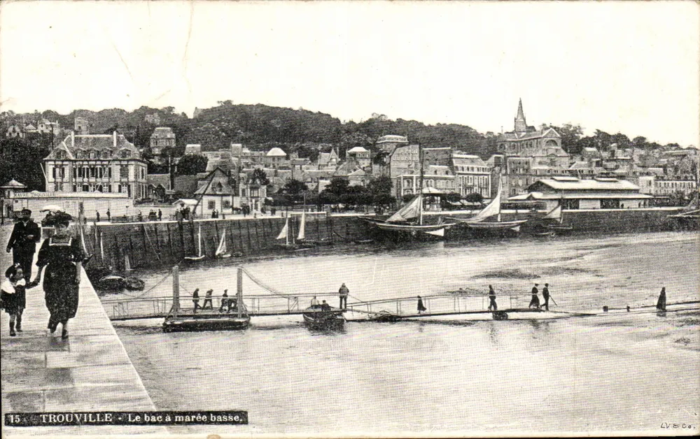 Trouville — Widok na bac przy niskiej mowie — L.V. & Cie, n°15 - Awers