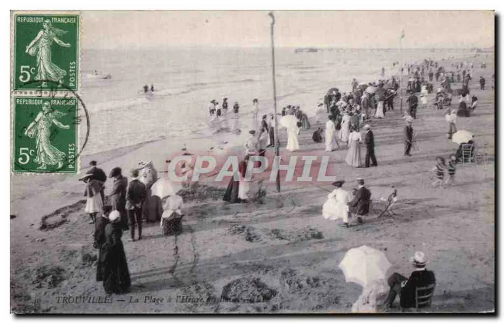 TROUVILLE — Die Strandpromenade zur Badezeit — veröffentlicht von der Société des Cartes Postales de Trouville - Vorderseite
