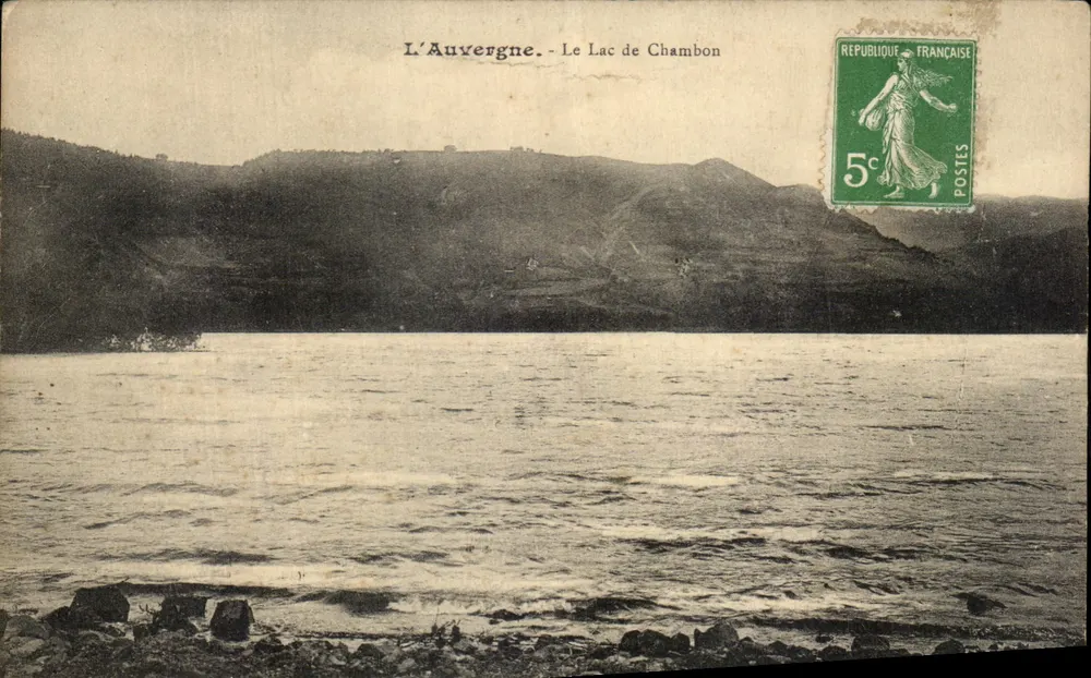 A Auvergne - O Lago de Chambon — editor não visível, número de série ilegível - Frente