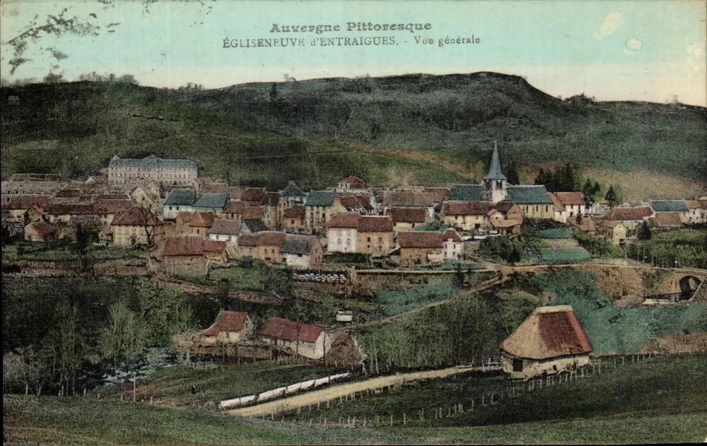 Égliseneuve-d'Entraigues — Allgemeiner Blick — Pittoreske Auvergne - Vorderseite