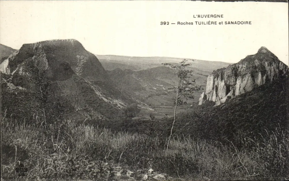 Auvergne — Felsen Tuilière und Sanadoire — Auvergne, Serie 392 - Vorderseite