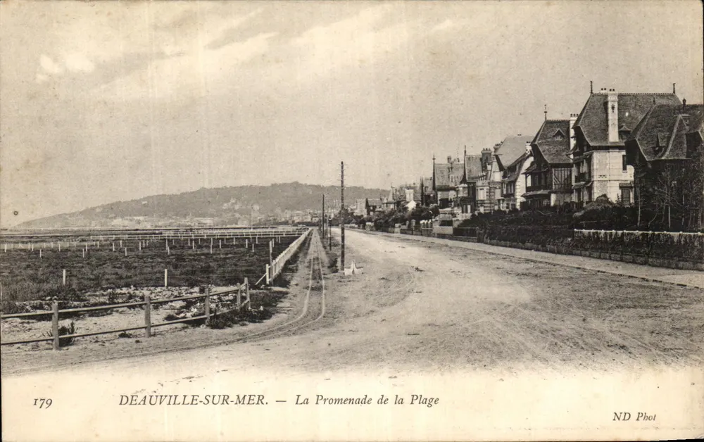 Deauville-sur-Mer — La Promenade de la Plage — ND Phot, n° 1779 - Vorderseite