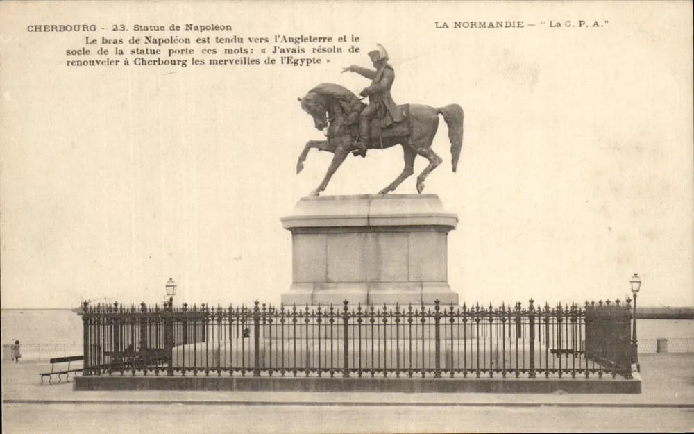 Cherbourg - Estátua de Napoleão — A Normandia — A Bilhete postal antigo - Frente
