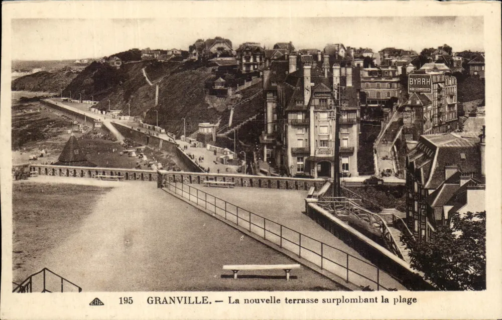 Granville — Die neue Terrasse mit Blick auf den Strand — Verlag - Vorderseite