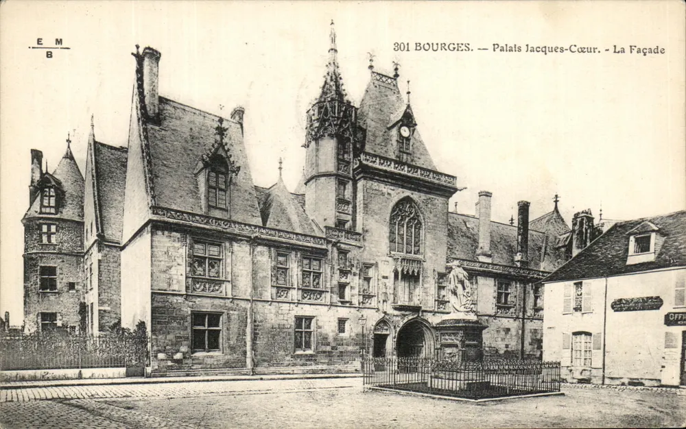 Bourges — Palácio Jacques-Cœur — A Fachada - Frente